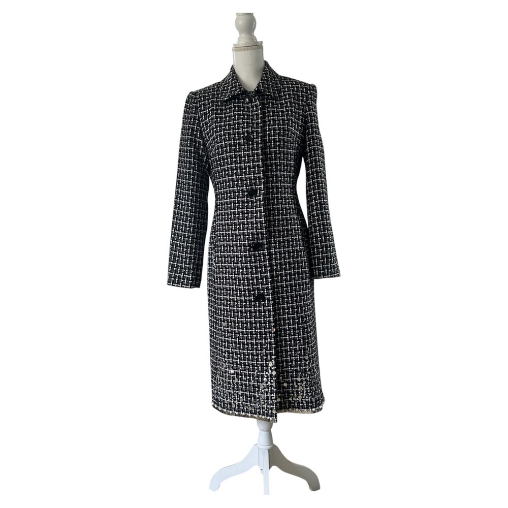 Chic Black and White Women's Long Blazer